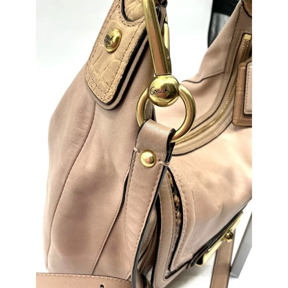 Coach Leather Hobo Shoulder Bag‎ Light Pink Snake Trim Gold Hardware